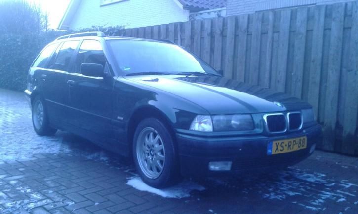 Zeer Nette BMW 3-Serie 2.5 I 323 Touring AUT 1999 Groen