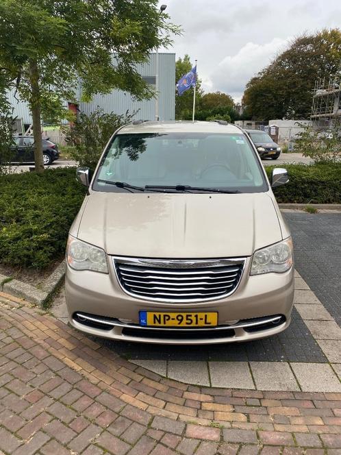 Zeer nette Chrysler Town amp Country  STOW x27N GO 2012 Gold