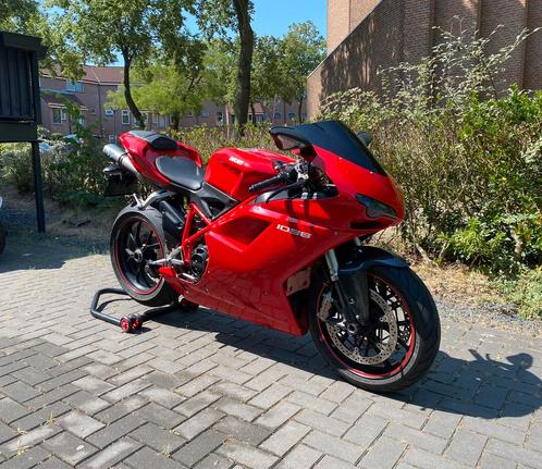 Zeer nette Ducati 1098 met Carbon
