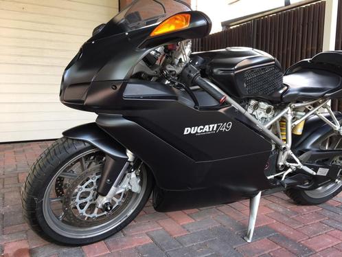 Zeer nette Ducati 749 Biposto Dark, in prijs verlaagd