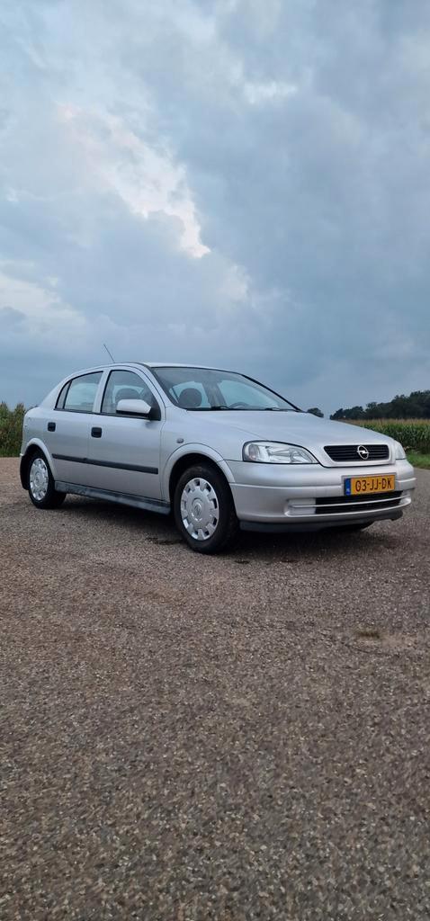 Zeer nette en goed onderhouden Opel Astra 1.6 8v 2002 Grijs