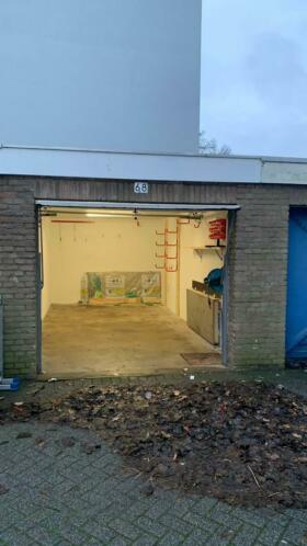 Zeer nette garagebox 18m2 te huur, Rotterdam