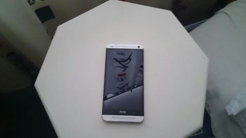 Zeer nette htc one m7. Nog 15 mnd garantie met bon 