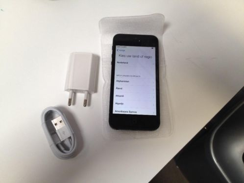 Zeer nette iPhone 5 - 16 GB met garantie