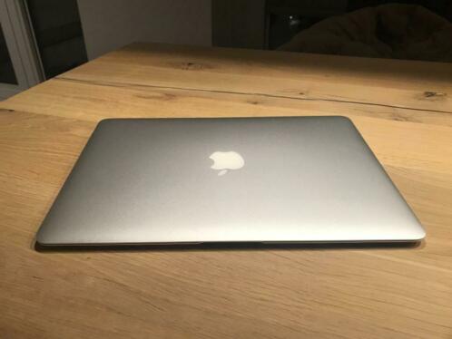 Zeer nette Macbook Air 2017 1 jaar garantie