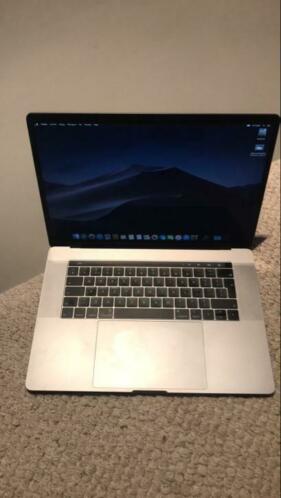 Zeer nette Macbook pro 2018 15 2.2ghz 32gb 256ssd garantie