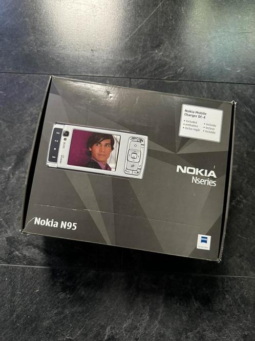 zeer nette nokia n95 voor de liefhebbers