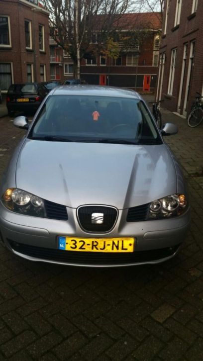 Zeer nette Seat Ibiza 1.4 16V 74KW 2005 Grijs