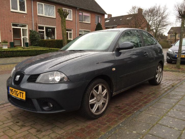 Zeer nette Seat Ibiza 1.4 (Sport uitvoering)