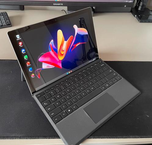 Zeer nette Surface pro 5  i5-7300u  8GB ram  256GB ssd