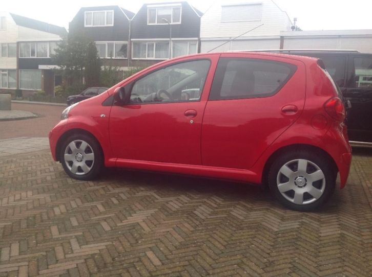 Zeer nette Toyota aygo 5drs airco