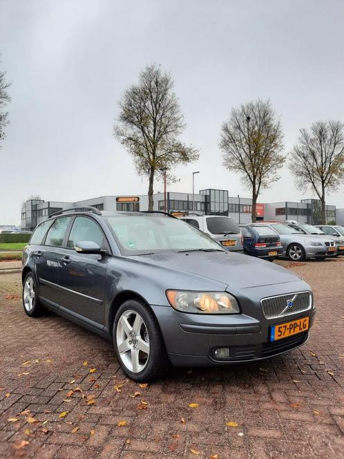 Zeer nette Volvo V50 2.4 Momentum 2004 Grijs