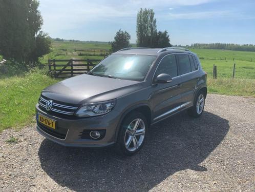 ZEER NETTE VW Tiguan 2.0 TDI R-LINE  81KW BMT 2016 Grijs