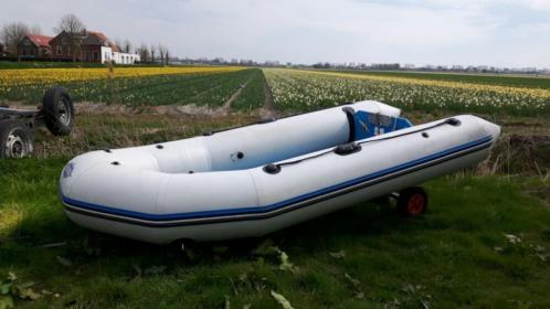 Zeer nette Zodiac 3.40 mtr met 4 takt suzuki 8 pk four strok