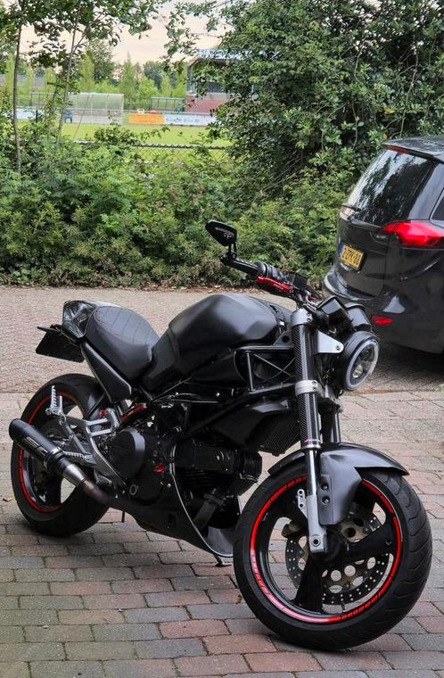 Zeer nette zwarte Ducati monster m600