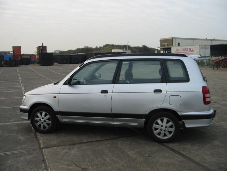 Zeer Ruime Daihatsu Gran-Move 1.6 CXI 16V Nov 2002 Zilver 