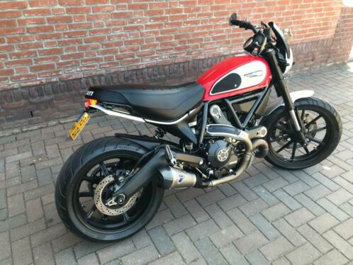 Zeer speciale Ducati Scrambler Icon, met onboard camera039s