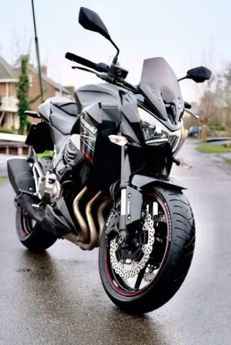 Zeer strakke Kawasaki Z800 Full Black