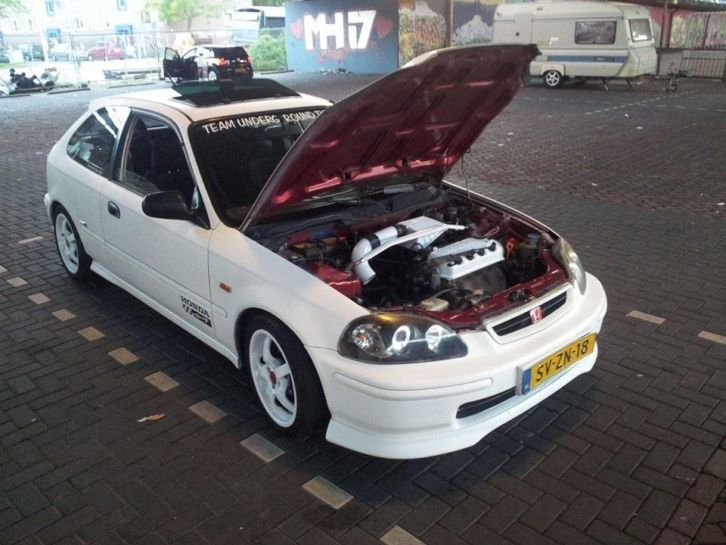 zeer vette honda civic MET NIEUWE APK EN MEER  MOET WEG 