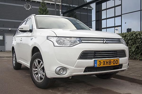 Zeer voordelige overname leasecontract Outlander 2.0 PHEV 