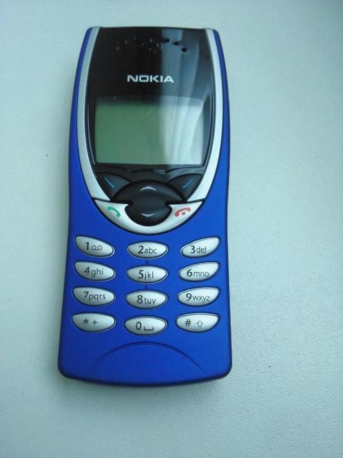 Zeer Zeldzame old school Vintage Nokia 8210 Blauwe Cover GSM