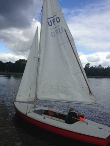Zeilboot 350 en trailer 500
