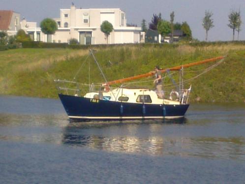 zeilboot met kajuit domp 770