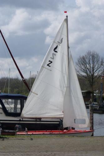 Zeilboot met trailer