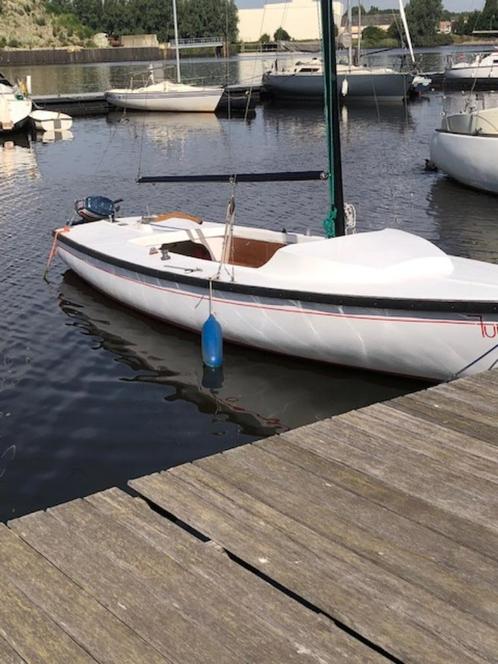 Zeilboot op trailer