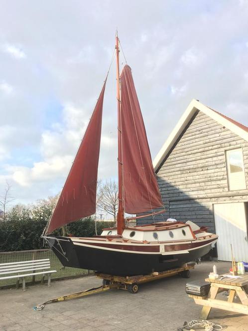 Zeilboot platbodem -7.00 meter moet weg t.e.a.b.
