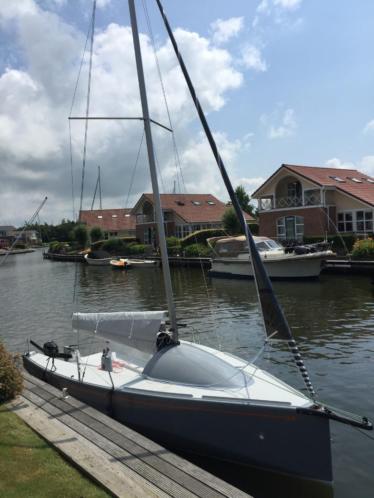 zeilboot SIX CAFE039 RACER
