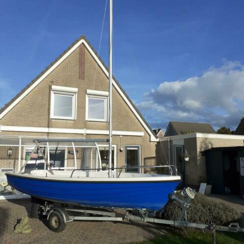 ZEILBOOT - SLOEP.  Rugen jol. met trailer.