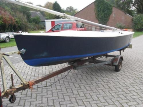 Zeilboot Volksboot 480 geheel compleet zonder trailer