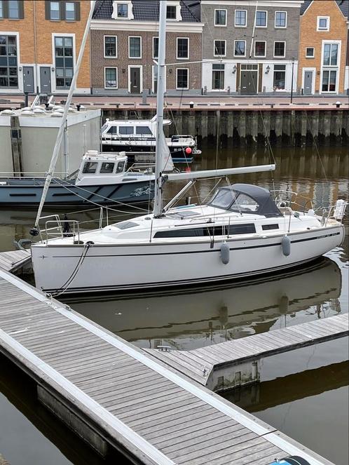 Zeilen van Bavaria 3334, 5 jr oud, moeten schoongemaakt.