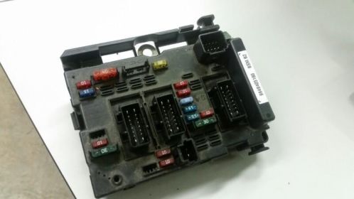 Zekering kast peugeot ON 9646405180