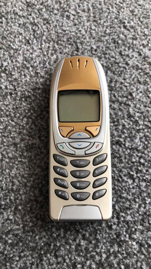 Zeldzaam mooie Nokia 6310i met Celly 1000 mA batterij