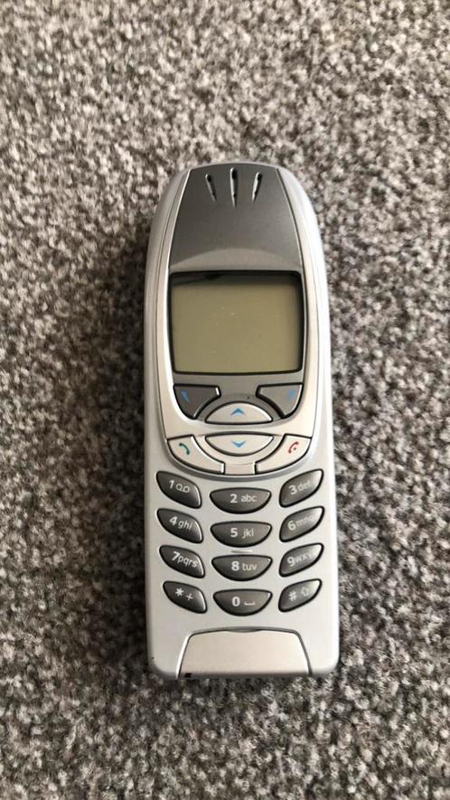 Zeldzaam mooie Nokia 6310i met Celly batterij