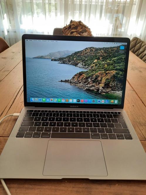 Z.G.A.N Apple MacBook Air 13-inch Retina space grey.
