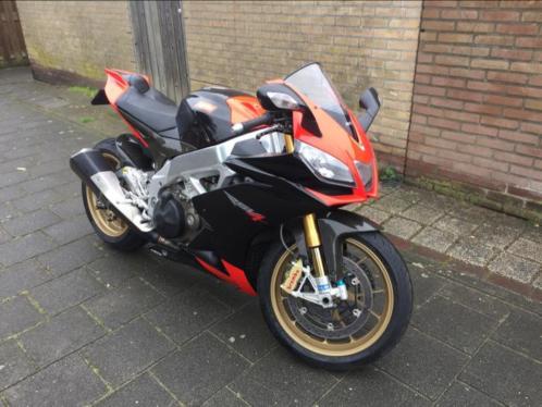 Zgan Aprilia rsv4 Factory Ohlins afgeveerd