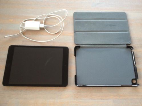 Z.G.A.N. iPad mini 16GB WiFi zwart met hoes en lader
