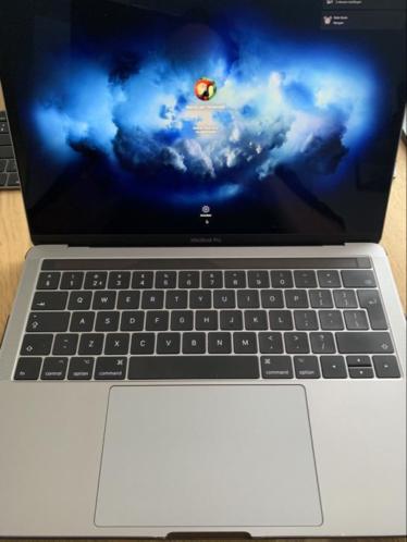 Zgan MacBook pro 13 256Gb spacegrey  touchbar