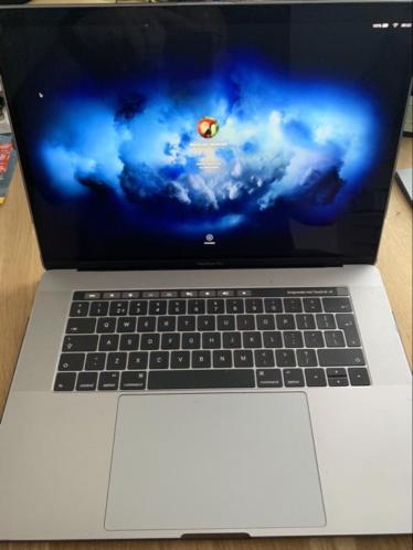 Zgan MacBook pro 15 512Gb spacegrey  AppleCare tot 12-2019