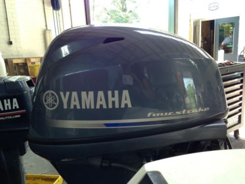 Z.g.a.n. Yamaha 40 pk EFI. Knuppelbesturing Powertrim