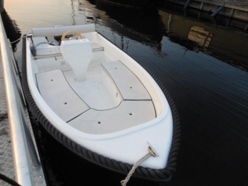 Z.G.A.N.Topcraft 410 poly sloepje met 8 pk Yamaha 4 takt