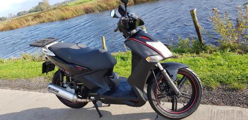 ZGOH ZUINIGE MOTORSCOOTER 150 CC