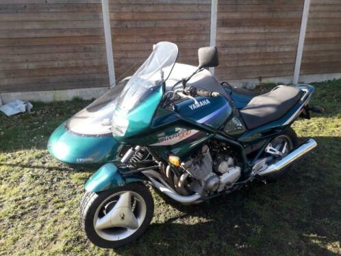 Zijspan Yamaha side bike kyrnos