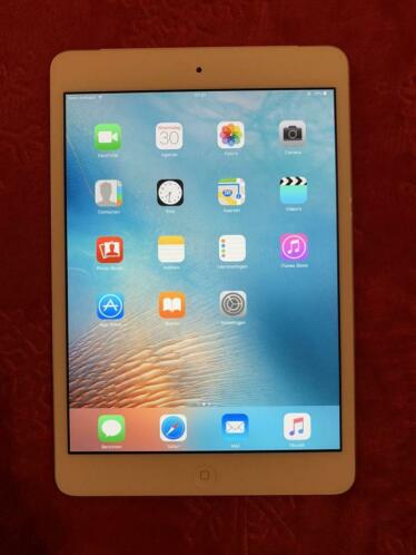 Zilver Apple Ipad Mini 2 32GB  2 lederen hoesjes