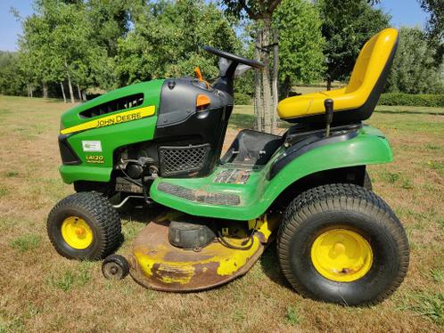 zitmaaier John Deere LA120