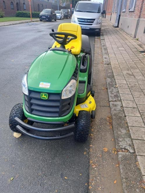 Zitmaaier john deere x166r