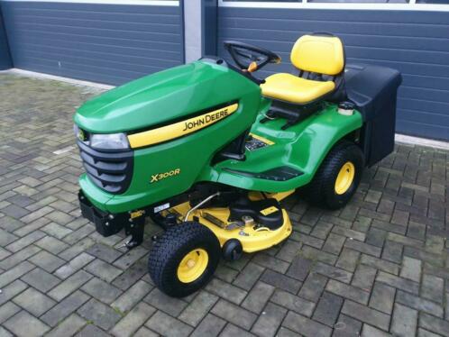 Zitmaaier John Deere X300R achtervanger nieuwstaat 